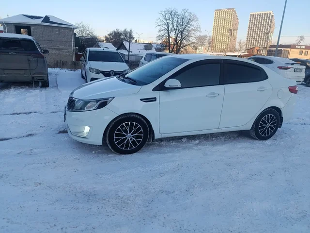 Kia Rio 3 поколения АКПП 1.6 л отличное состояние - Грузовики в Волгоград