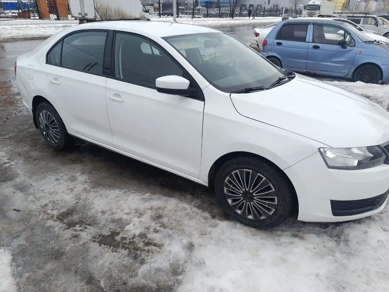 Продажа автомобиля Шкода Рапид 2017 года - Легковые автомобили (Авто) в Волгоград