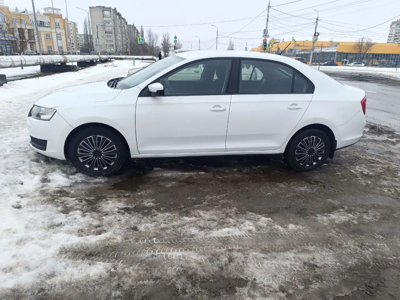 Продажа автомобиля Шкода Рапид 2017 года - Легковые автомобили (Авто) в Волгоград