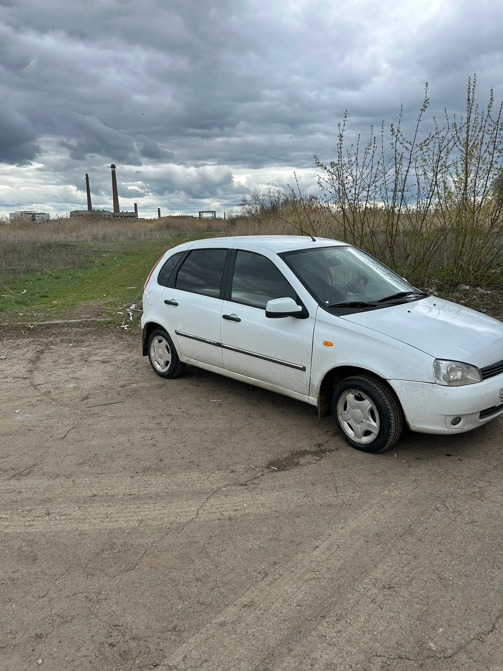 Продам Лада Калину 2013 года, комплектация Люкс - Легковые автомобили (Авто) в Волгоград