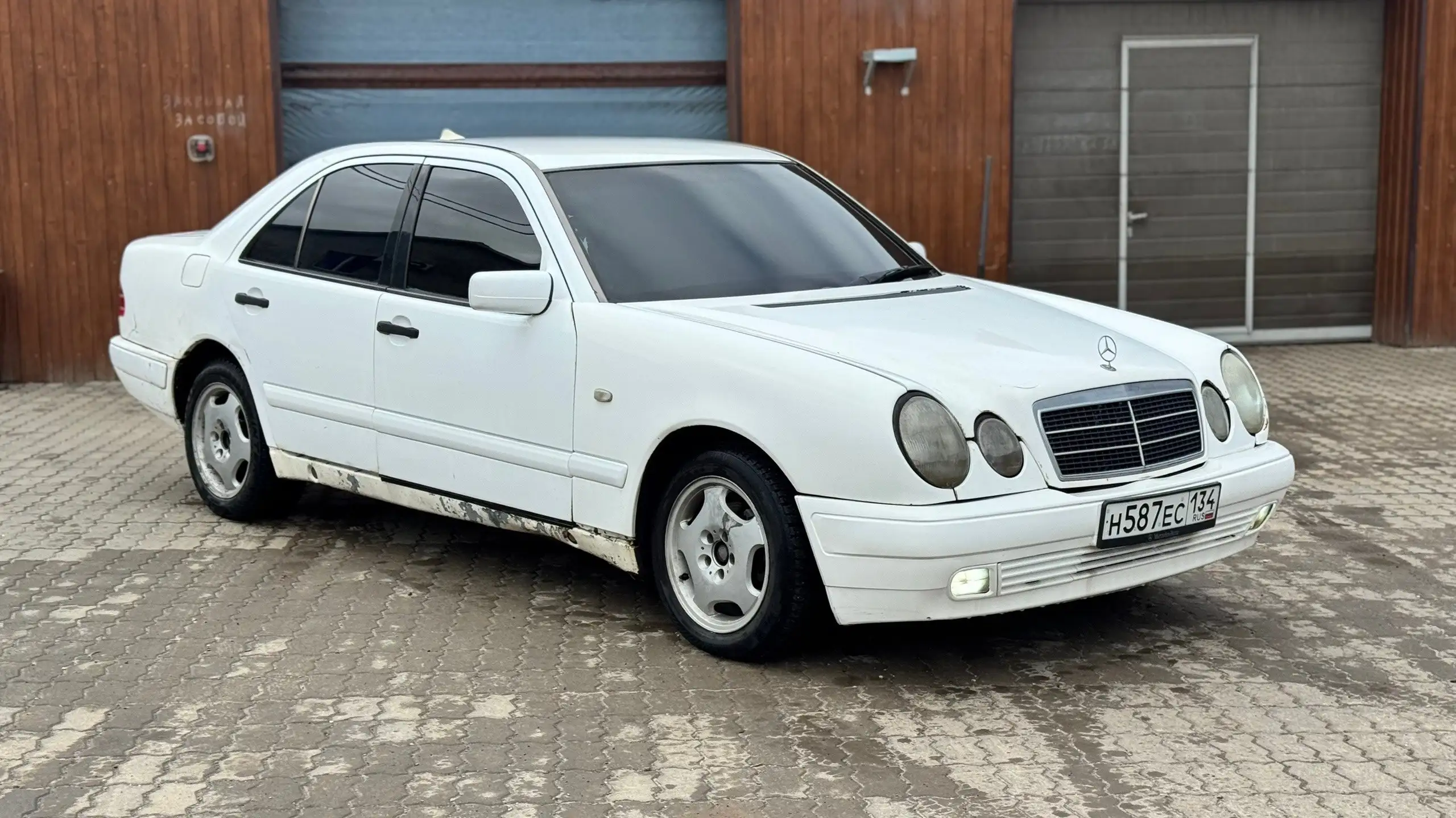 Продажа Mercedes Benz W210 1998 года выпуска - Авто в Волгоград