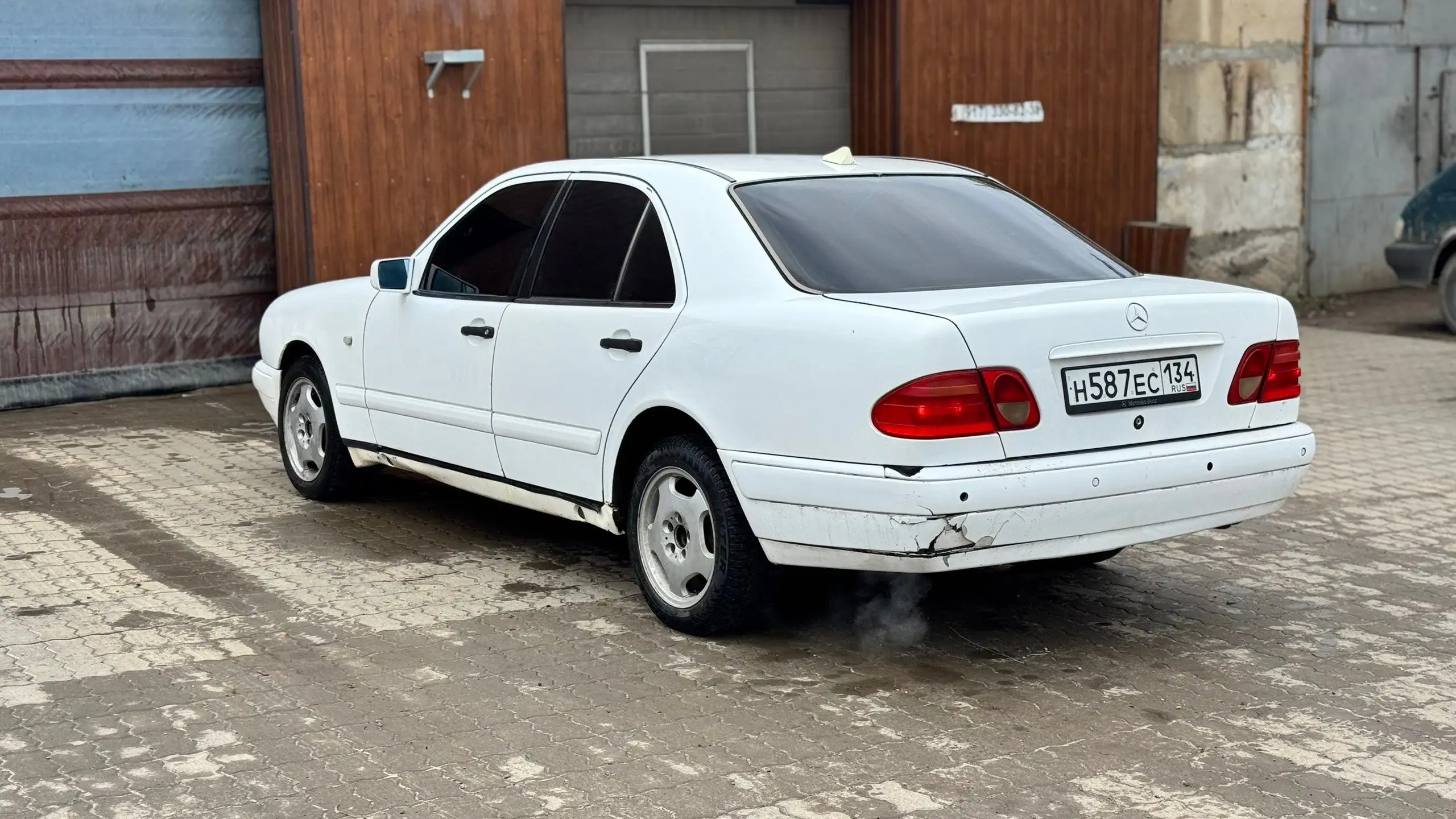 Продажа Mercedes Benz W210 1998 года выпуска - Авто в Волгоград