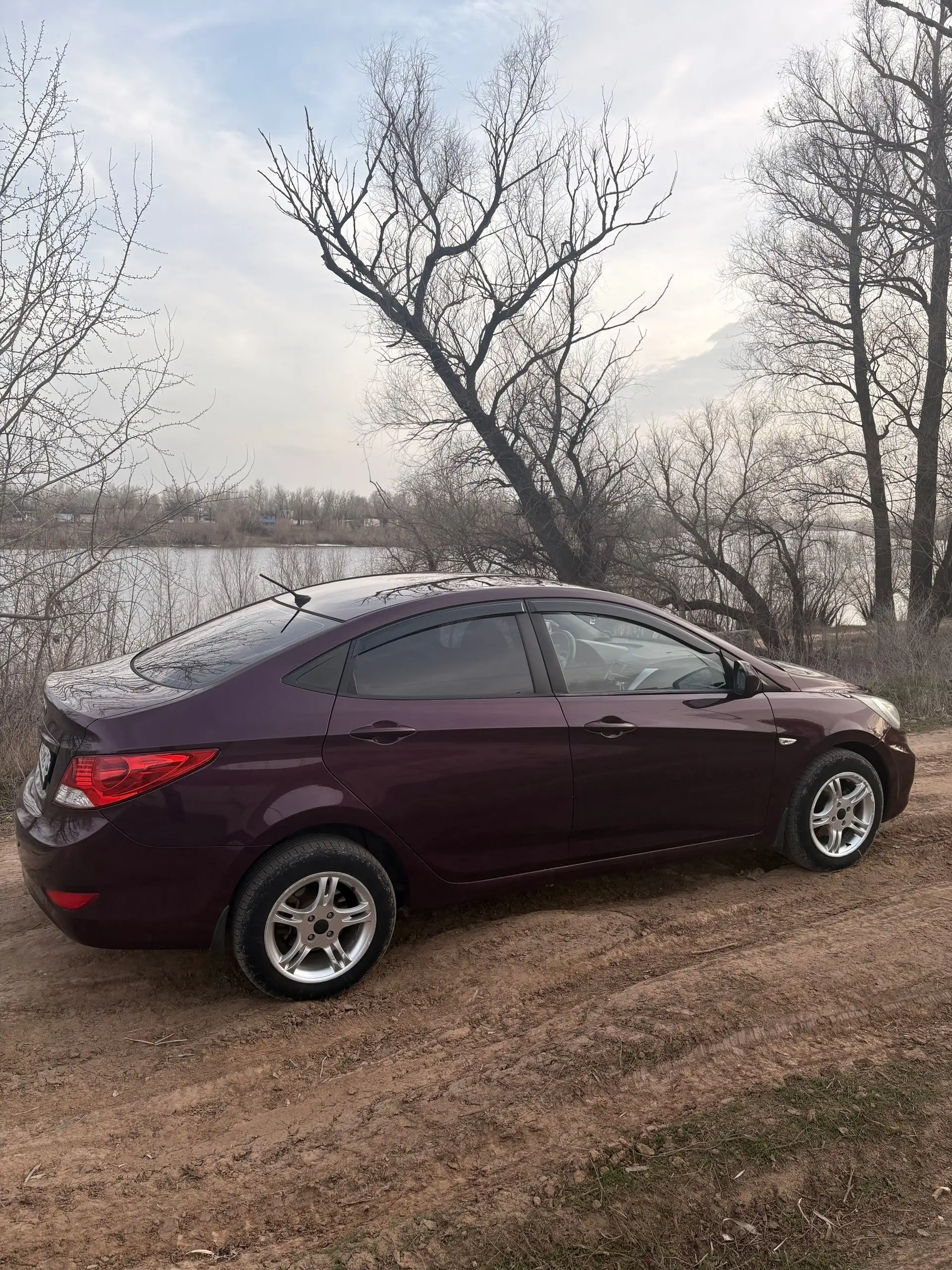 Hyundai Solaris 2011, 1.4 л, АКПП - Авто в Волгоград