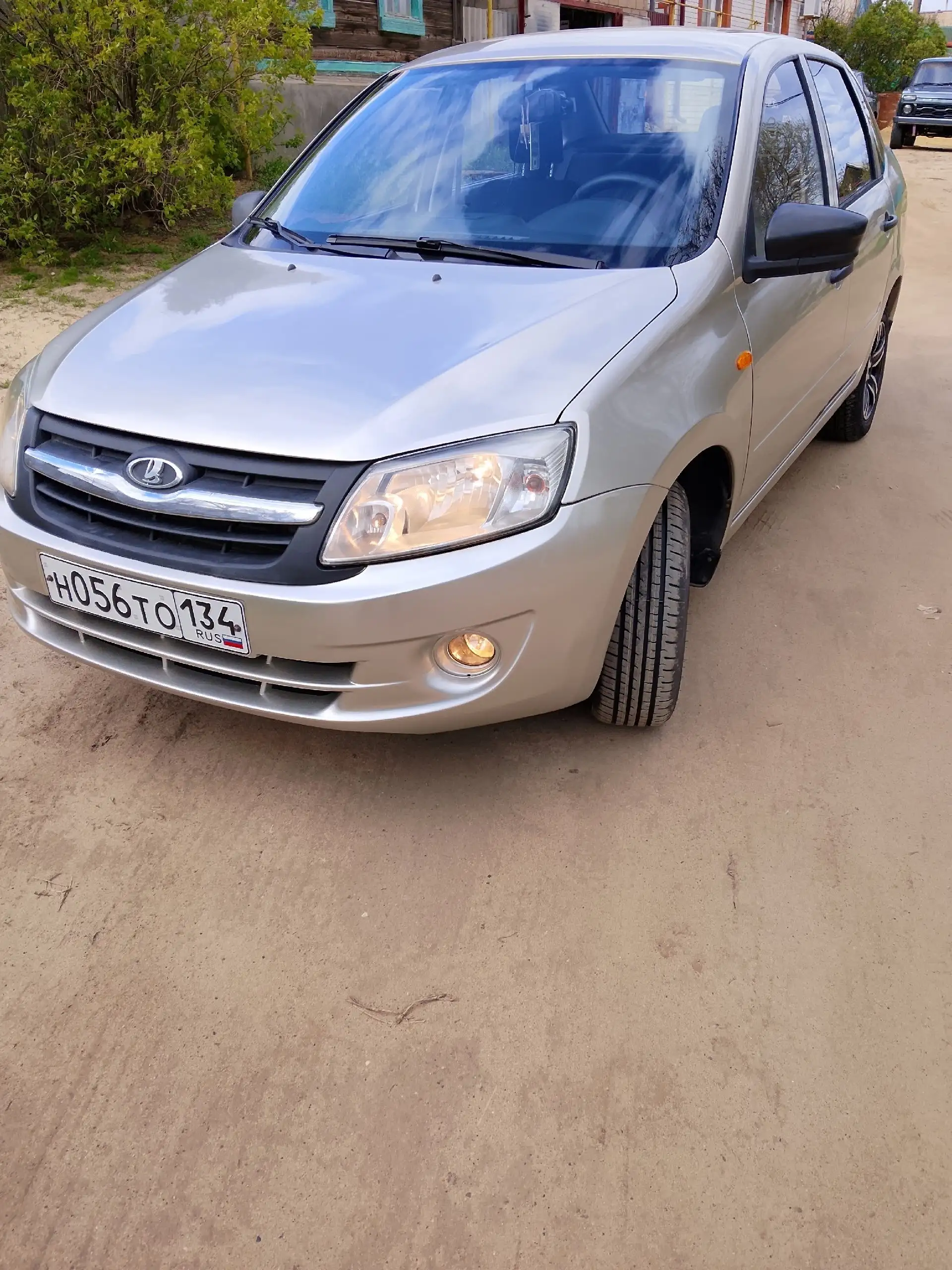 Lada Granta 2012 - Авто в Волгоград