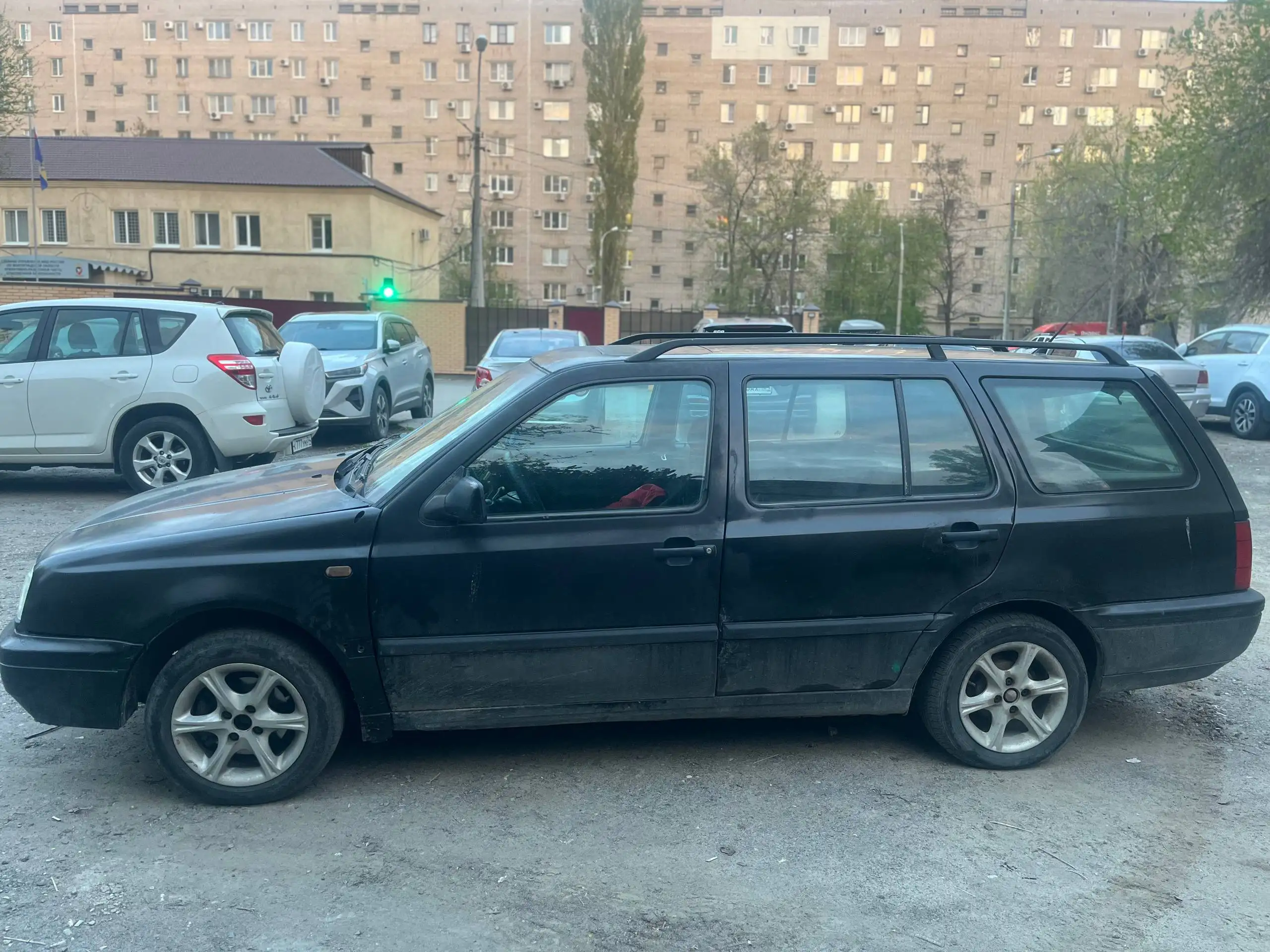 Volkswagen Golf 1997, 230000 км - Легковые автомобили (Авто) в Волгоград