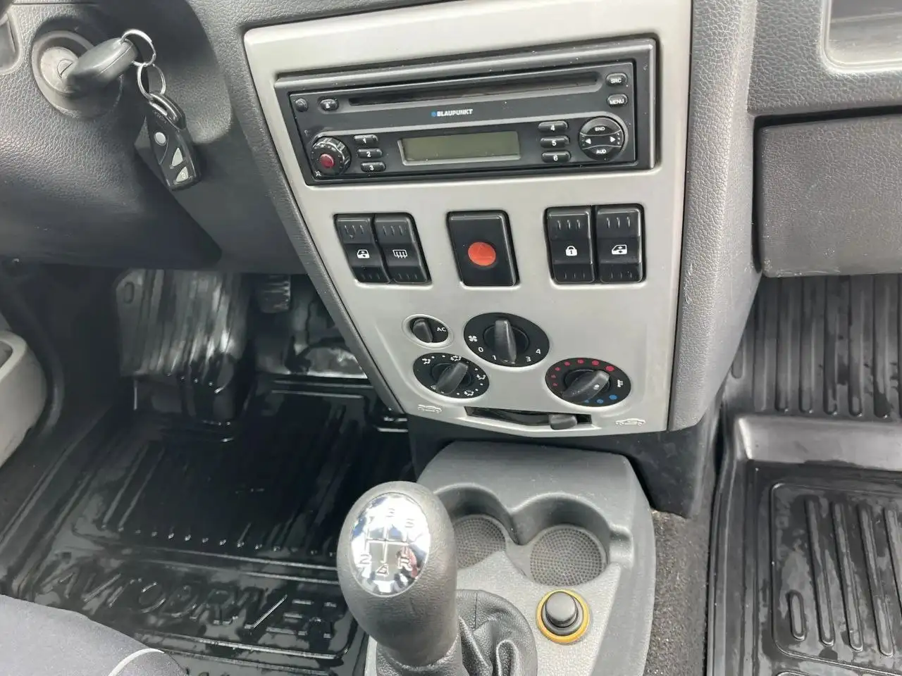 Renault Logan 1.6 MT 2006 - Легковые автомобили (Авто) в Михайловка