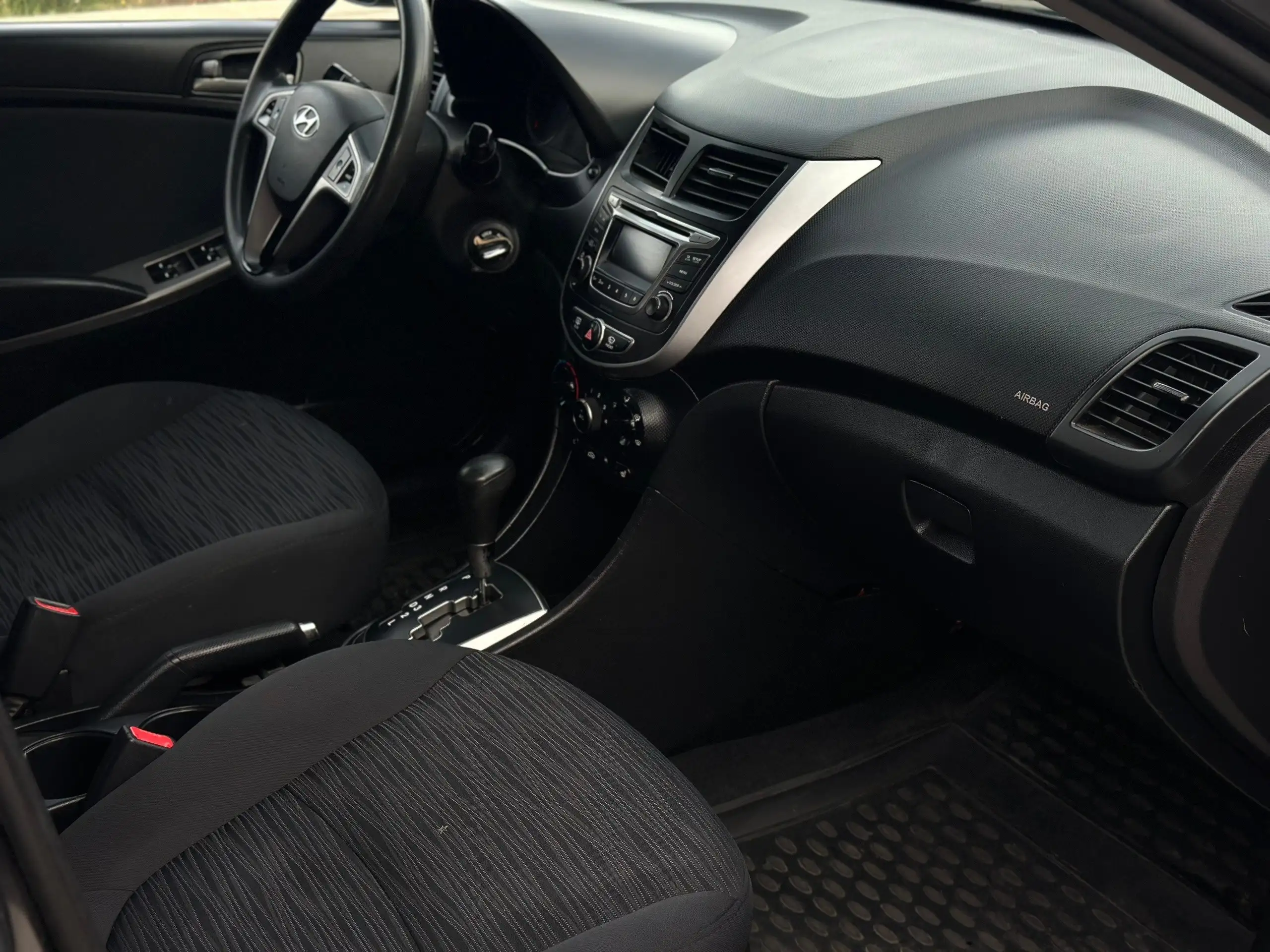 Hyundai Solaris 2015 в отличном состоянии - Легковые авто (Авто) в Волгоград