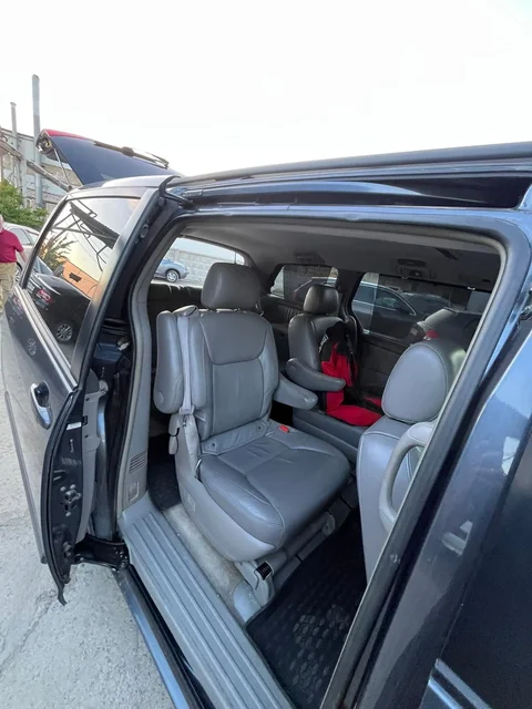 Toyota Sienna CE Limited 2005 - Бамперы в Волгоград
