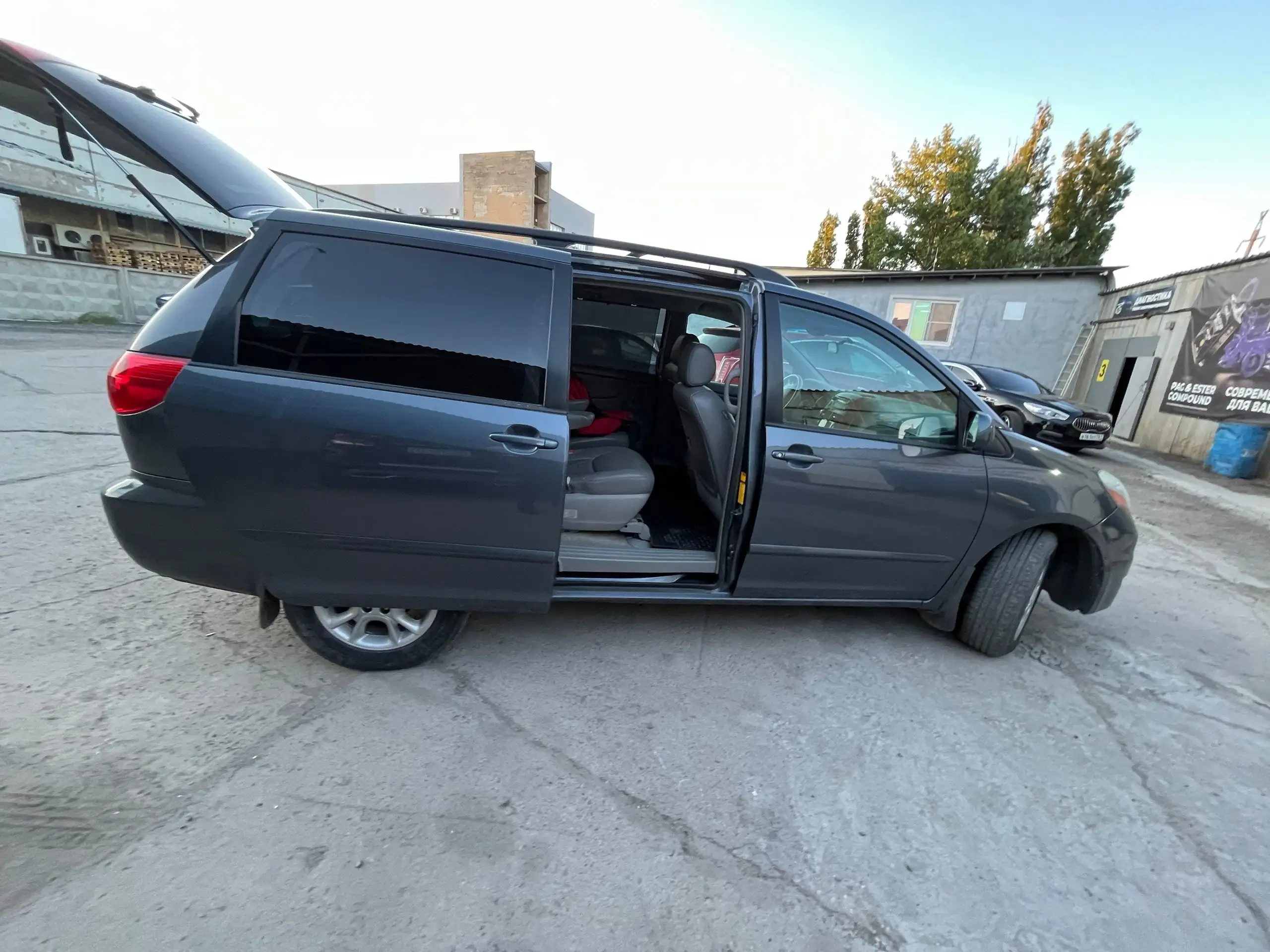 Toyota Sienna CE Limited 2005 - Минивэны (Авто) в Волгоград
