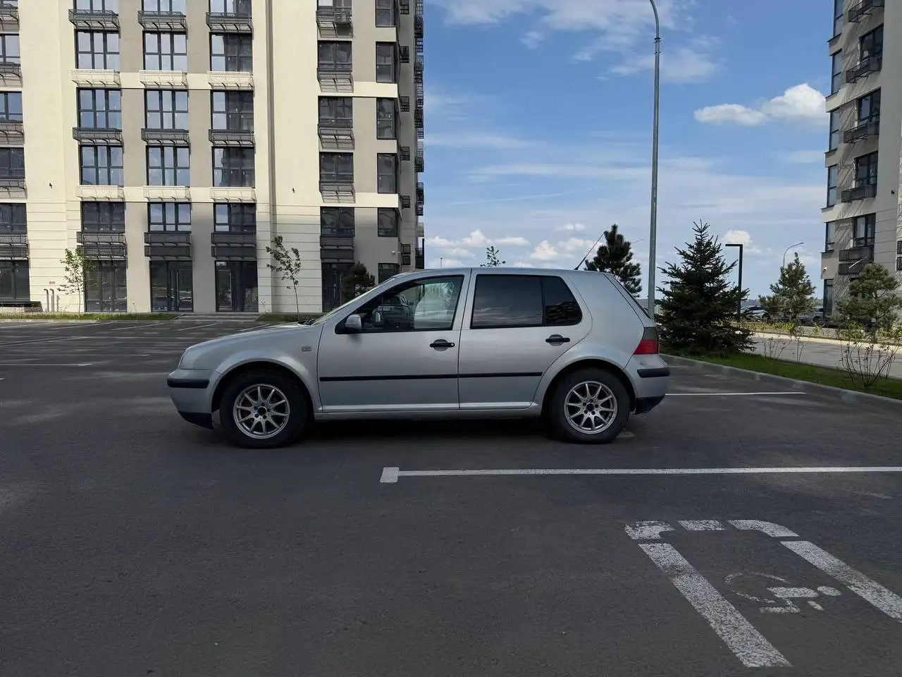 Продажа Volkswagen Golf 4 1997 - Volkswagen Golf 4 (Авто) в Волгоград