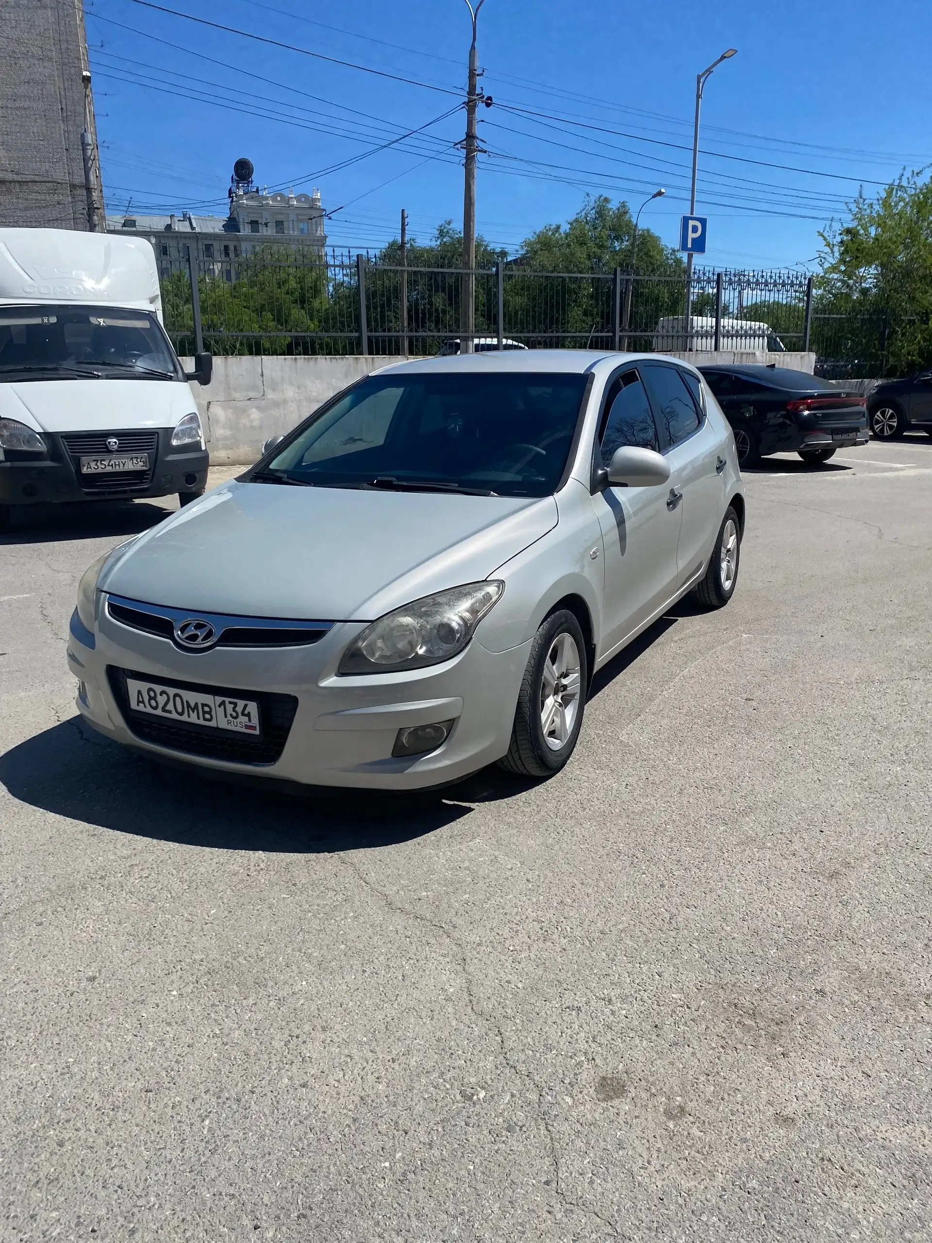 Hyundai на ходу с резиной зима/лето - Легковые автомобили (Авто) в Волгоград