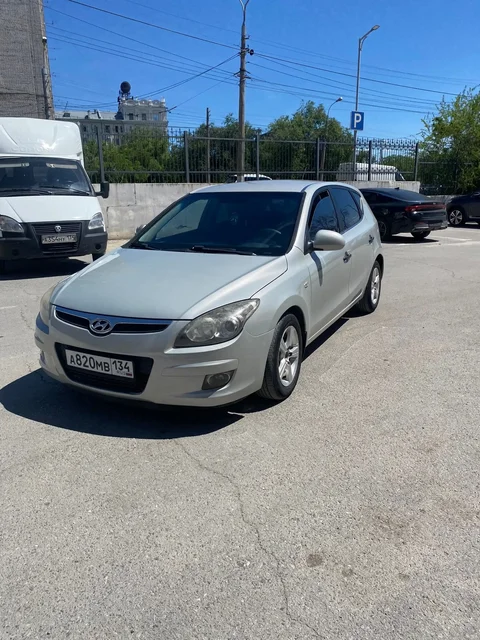 Hyundai на ходу с резиной зима/лето - Hyundai Accent в Волгоград