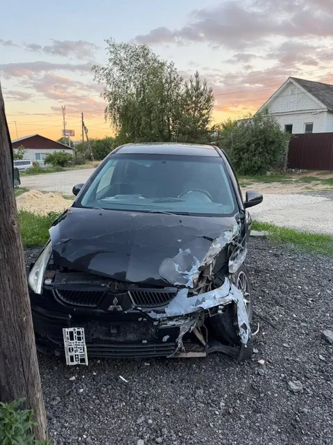 Mitsubishi Colt 2006 битый - Renault Logan в Волгоград
