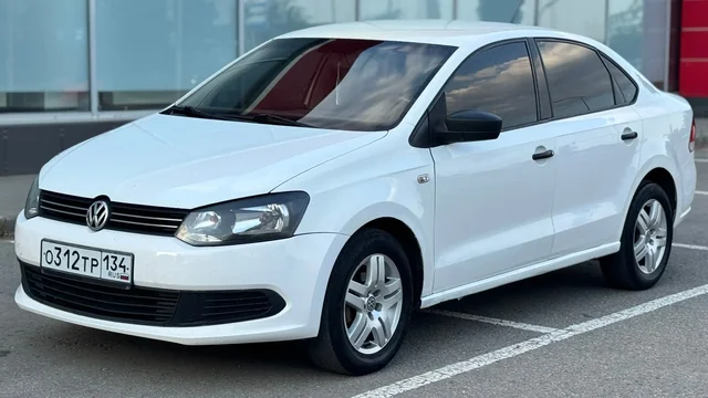 Volkswagen Polo, 2013 г.в. - Легковые автомобили в Волгоград