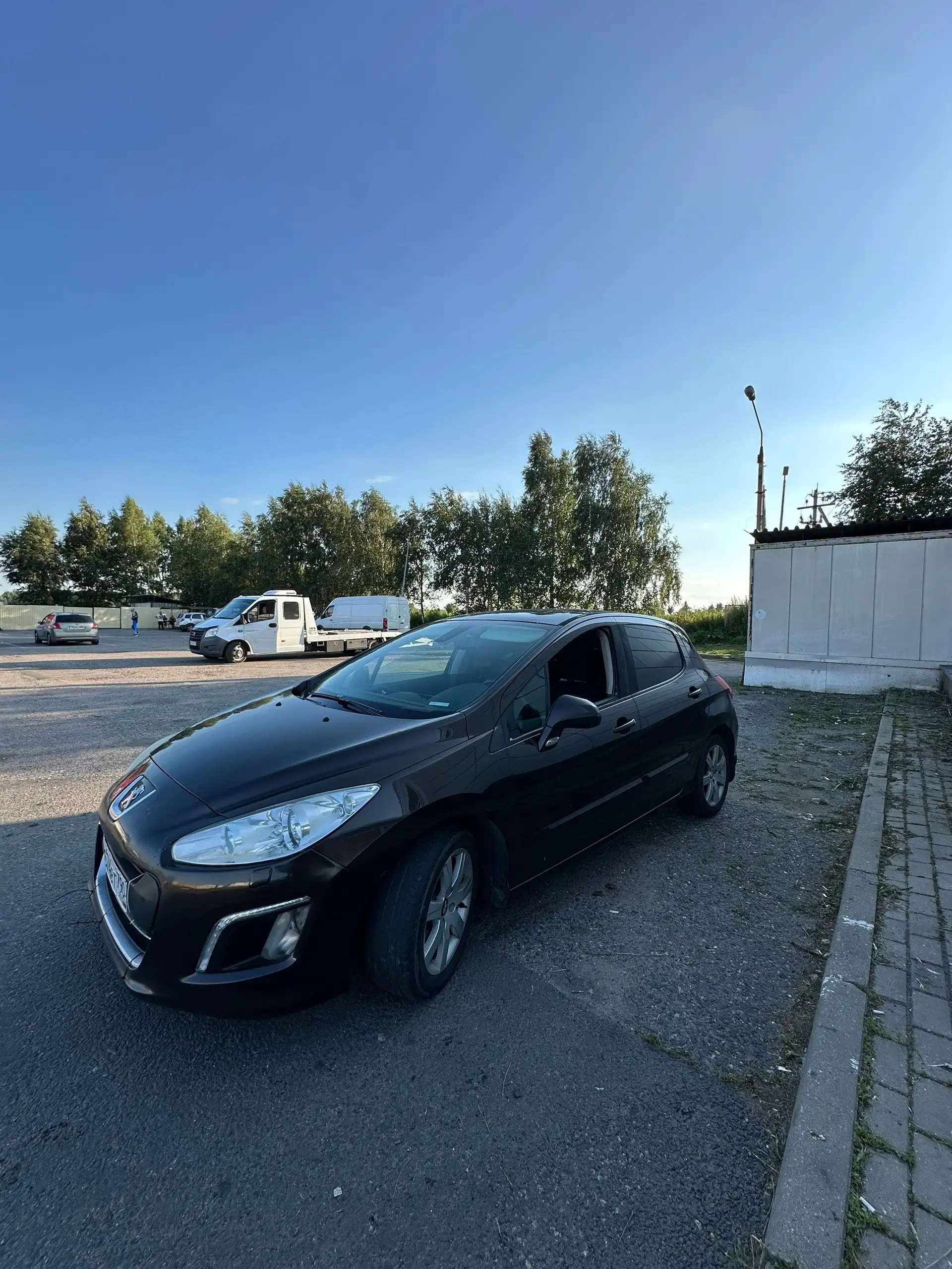 Peugeot 308 (Рестайлинг) 2011, 1.6 AT, 215 тыс. км - Авто в Волгоград