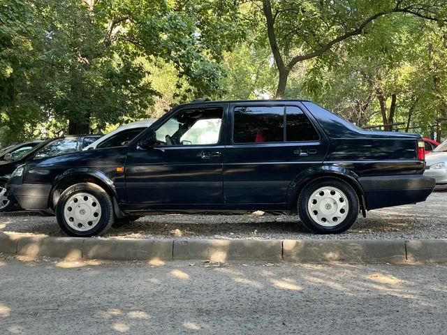 Volkswagen Jetta 2.0 Газ/Бензин - Легковые авто в Волгоград