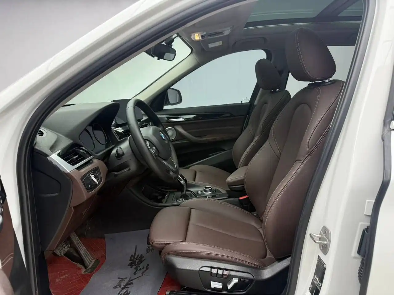 Продажа БМВ X1-LOW DCT 2022 года