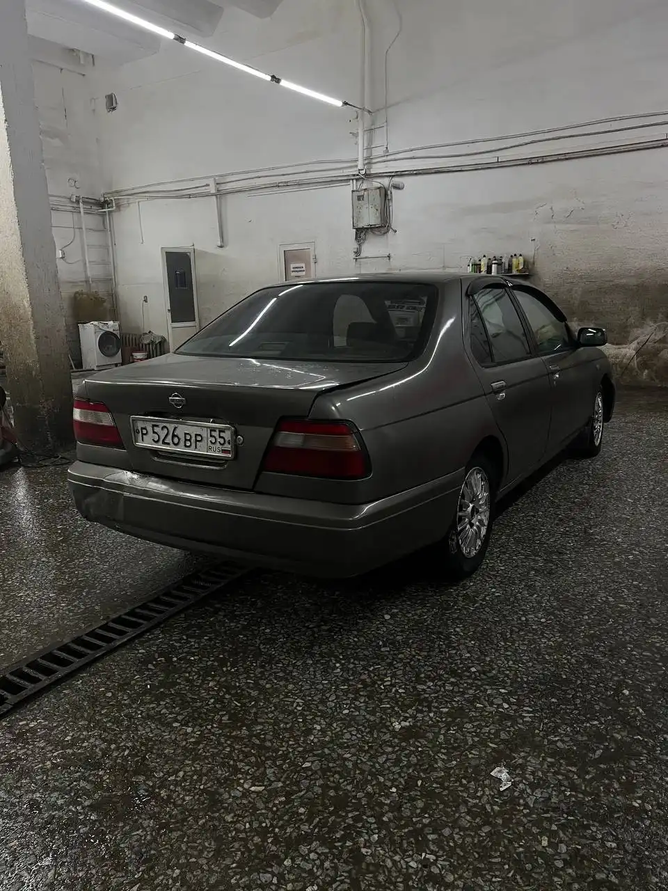 Продам Nissan Bluebird 1.8 бензин АКПП 1996 год
