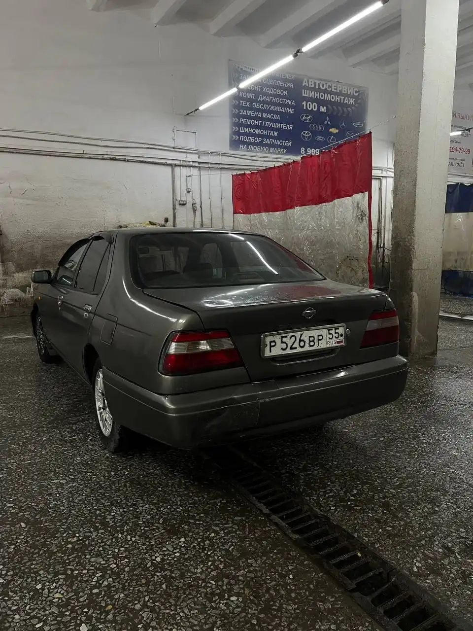 Продам Nissan Bluebird 1.8 бензин АКПП 1996 год