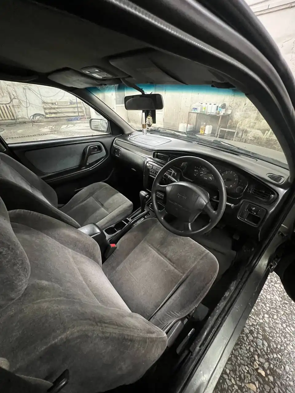 Продам Nissan Bluebird 1.8 бензин АКПП 1996 год