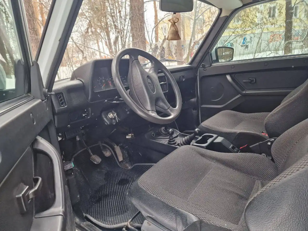 Нива 2018 года в отличном состоянии с газовым оборудованием - Легковые автомобили (Авто) в Тюмень