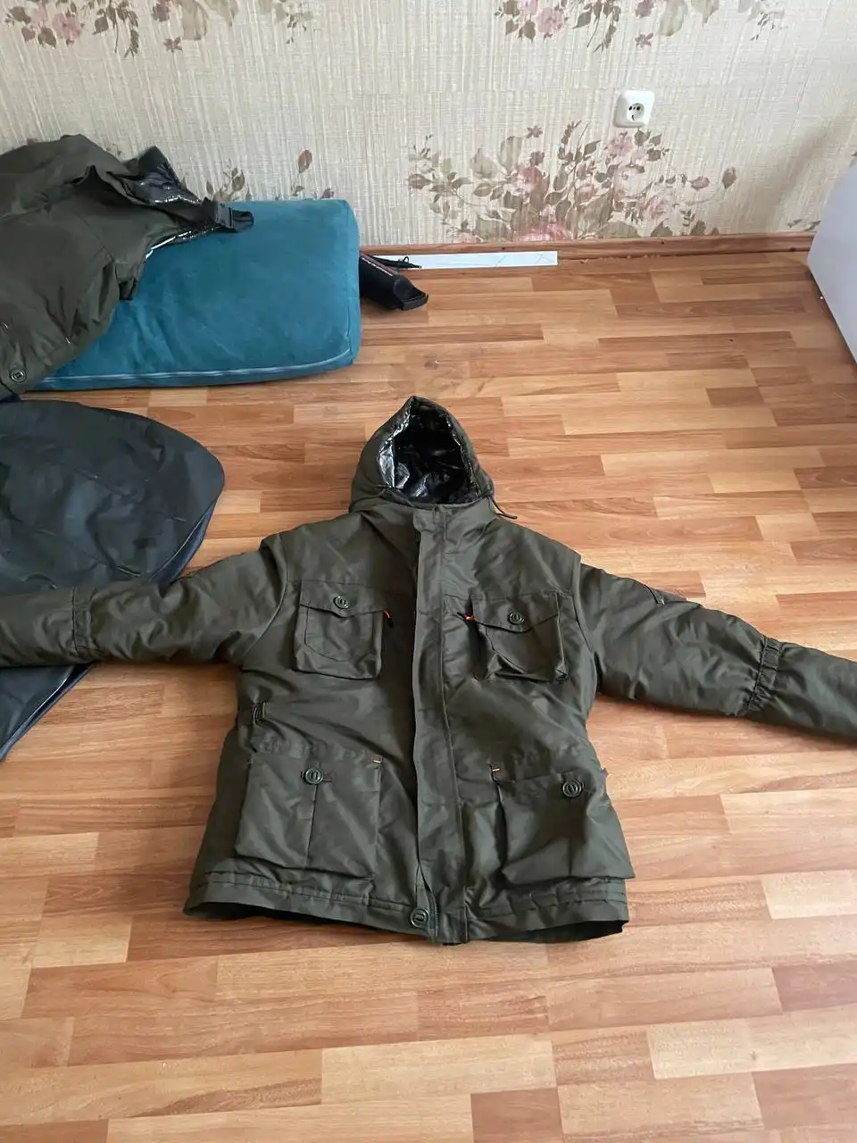 Продам новый костюм размер 50-52 - Костюмы (Одежда) в Ижевск