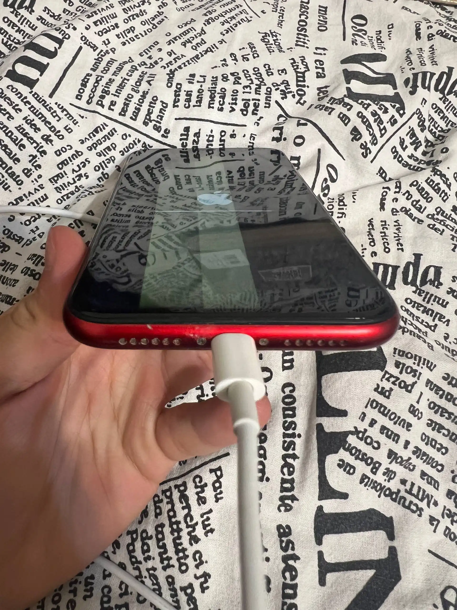 iPhone XR красный с разбитым дисплеем - Смартфоны (Электроника) в Ижевск