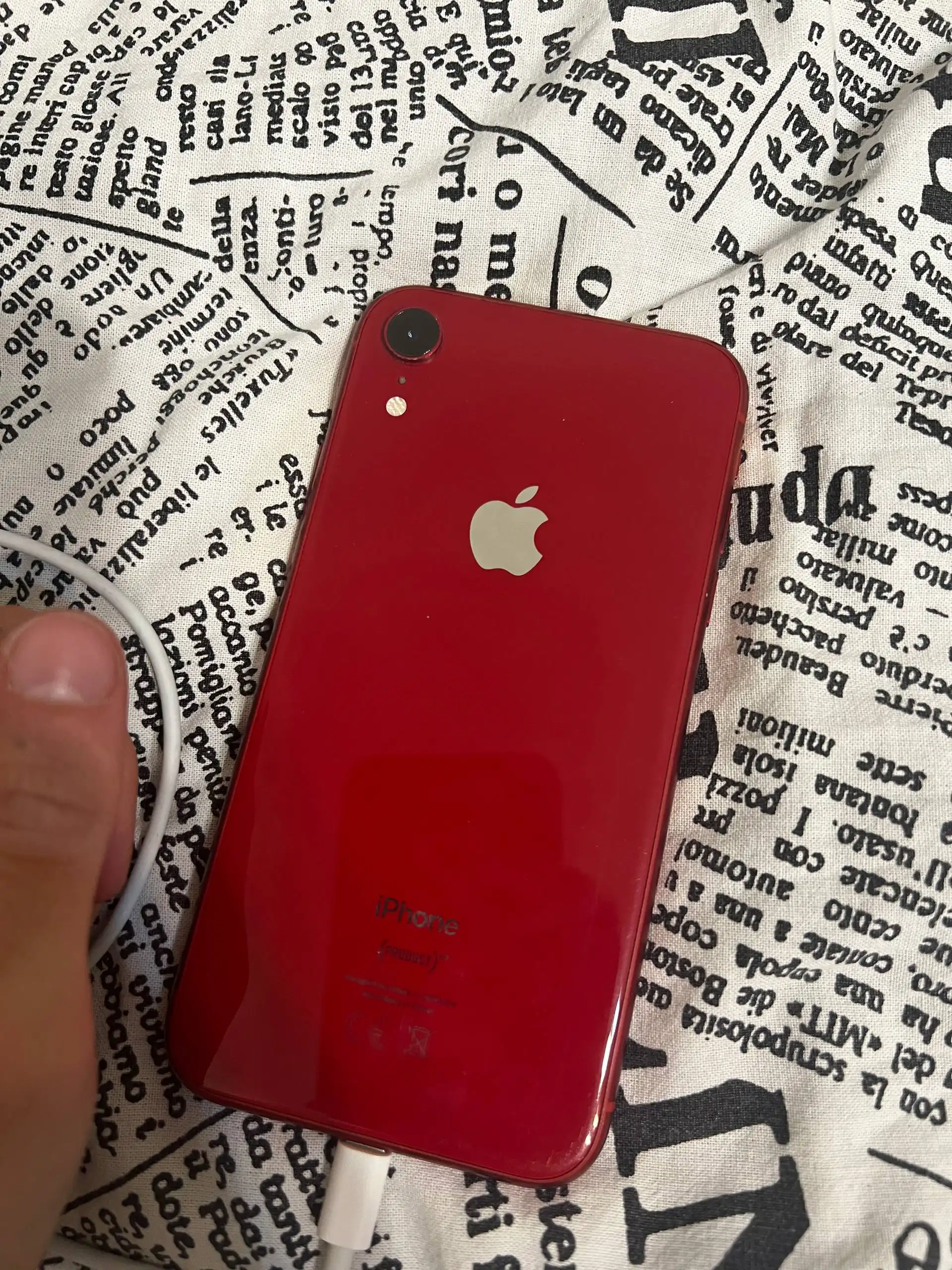 iPhone XR красный с разбитым дисплеем - Смартфоны (Электроника) в Ижевск