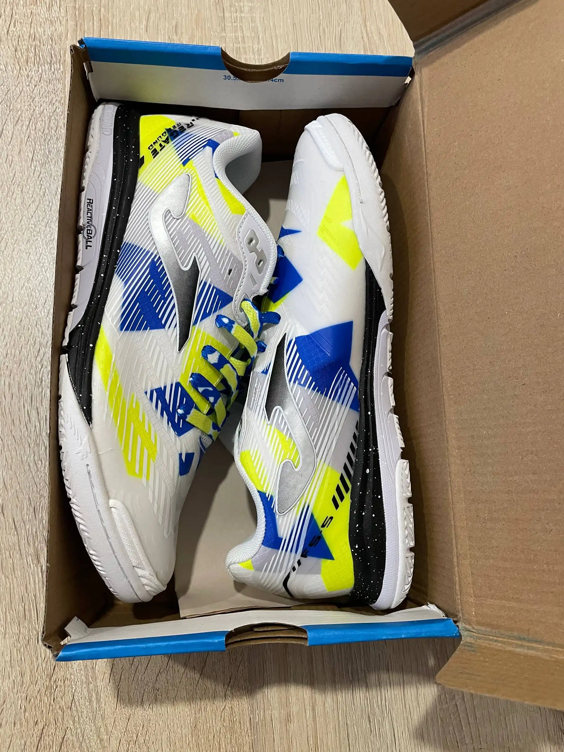 Продажа футбольных кроссовок для мини-футбола - Спортивная обувь (Одежда) в Ижевск