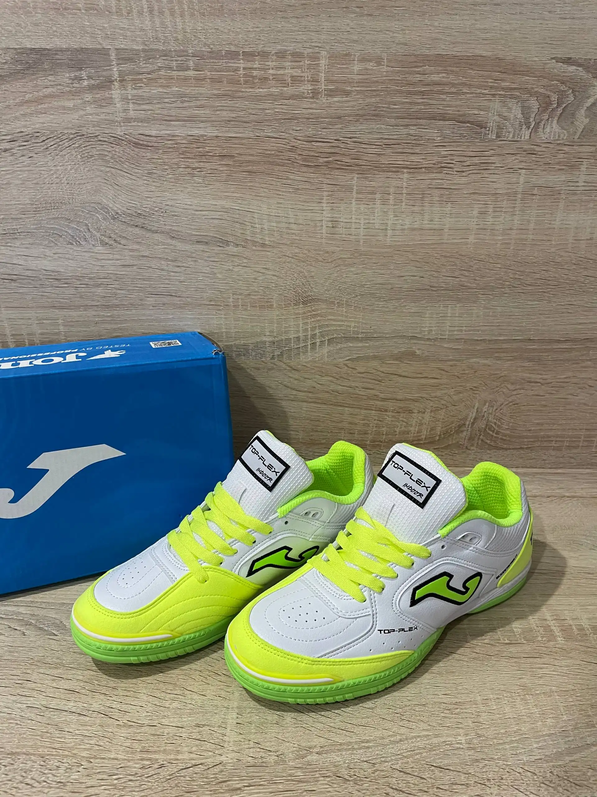 Продажа футбольных кроссовок для мини-футбола - Спортивная обувь (Одежда) в Ижевск