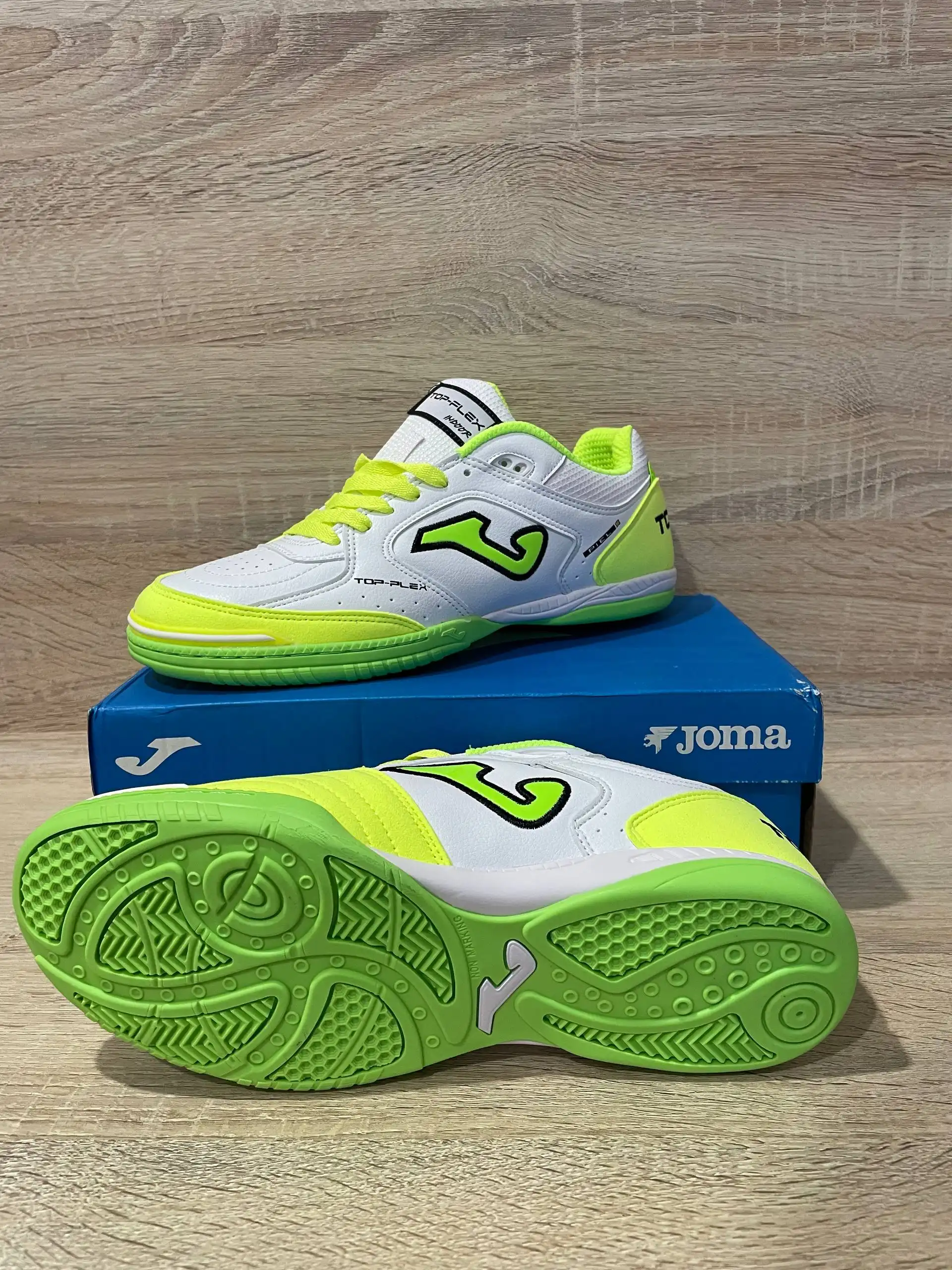 Продажа футбольных кроссовок для мини-футбола - Спортивная обувь (Одежда) в Ижевск