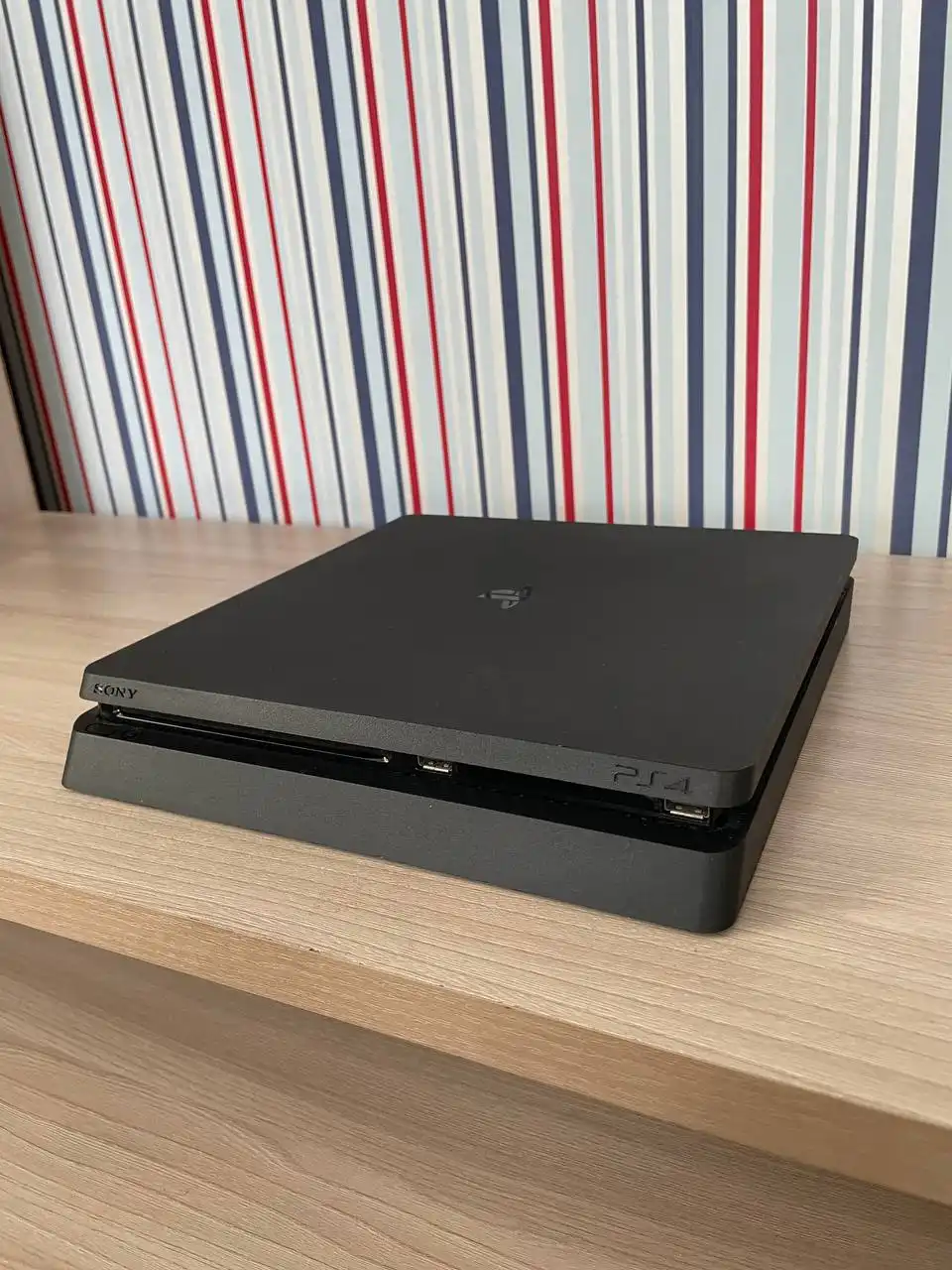 Продам PS 4 Slim 500 GB в отличном состоянии с комплектом - Игровые консоли (Электроника) в Ижевск