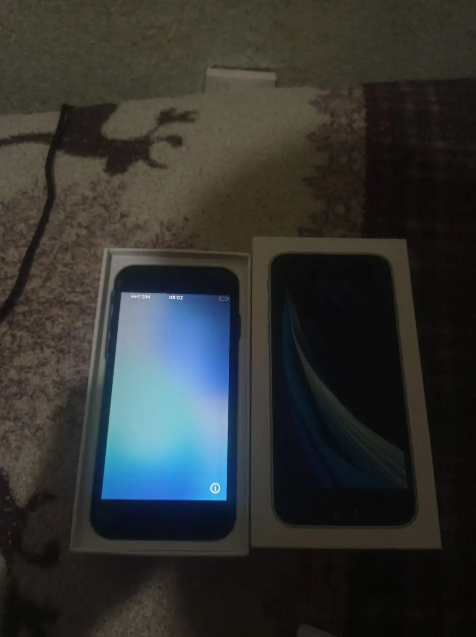 Продам iPhone SE 2020 64 Гб - Смартфоны (Электроника) в Ижевск