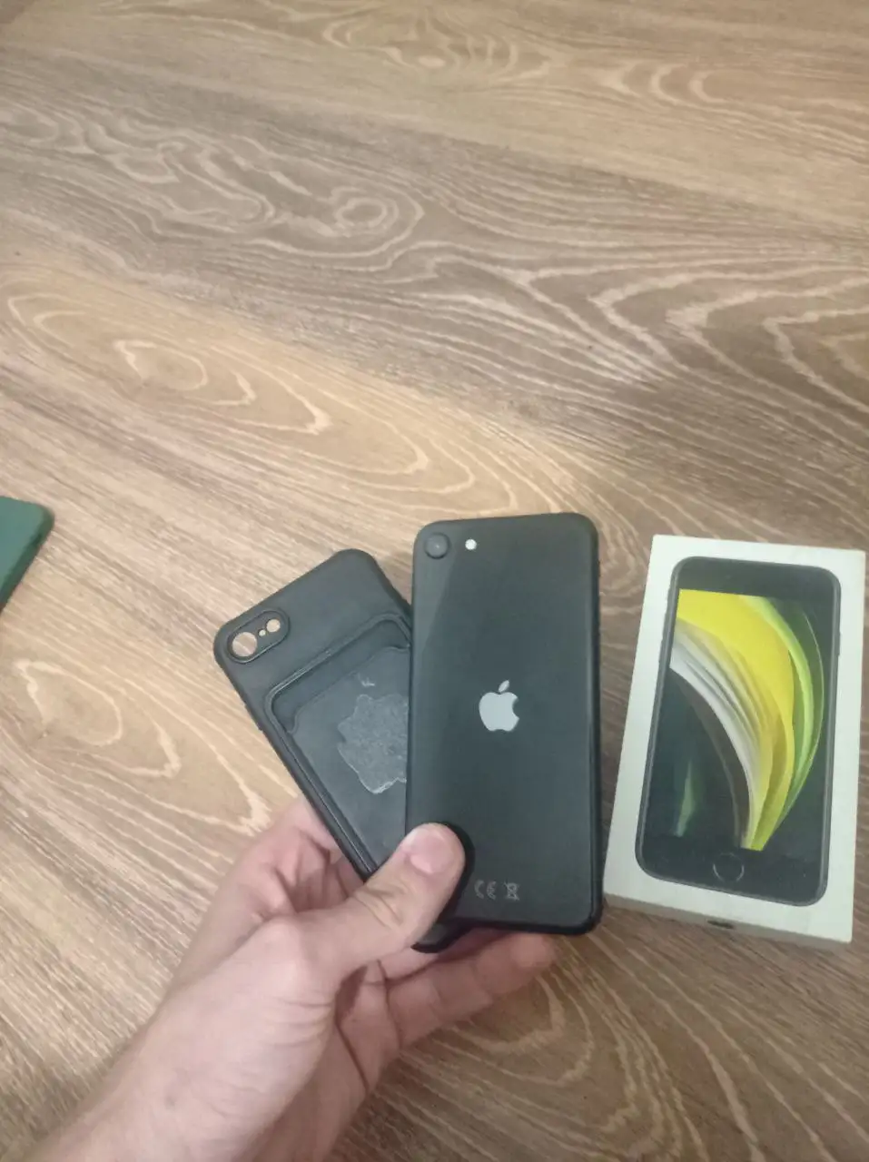 Продам iPhone SE 2020 64 Гб - Смартфоны (Электроника) в Ижевск