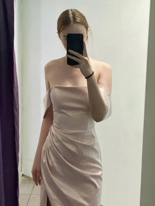 Срочная продажа платья размер 44 - Женская одежда (Одежда) в Ижевск