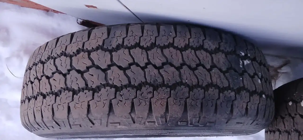 Комплект колёс для Chevrolet Niva: диски СКАД Дюна + резина GOODYEAR WRANGLER KEVLAR - Запчасти (Авто) в Ижевск
