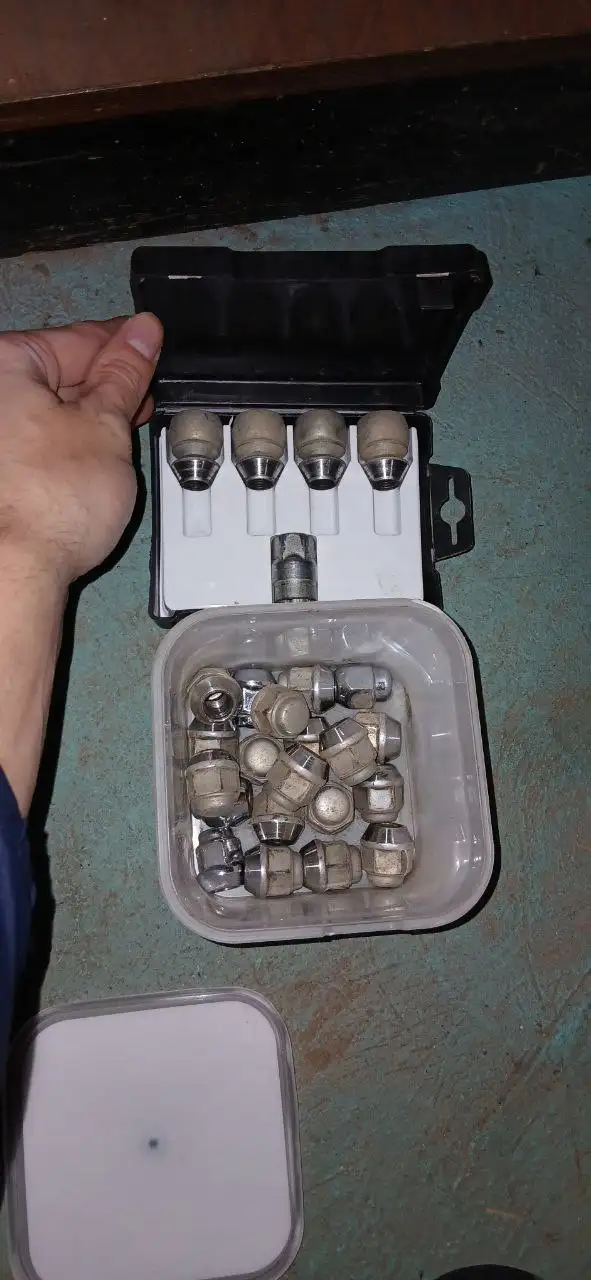 Комплект колёс для Chevrolet Niva: диски СКАД Дюна + резина GOODYEAR WRANGLER KEVLAR - Запчасти (Авто) в Ижевск