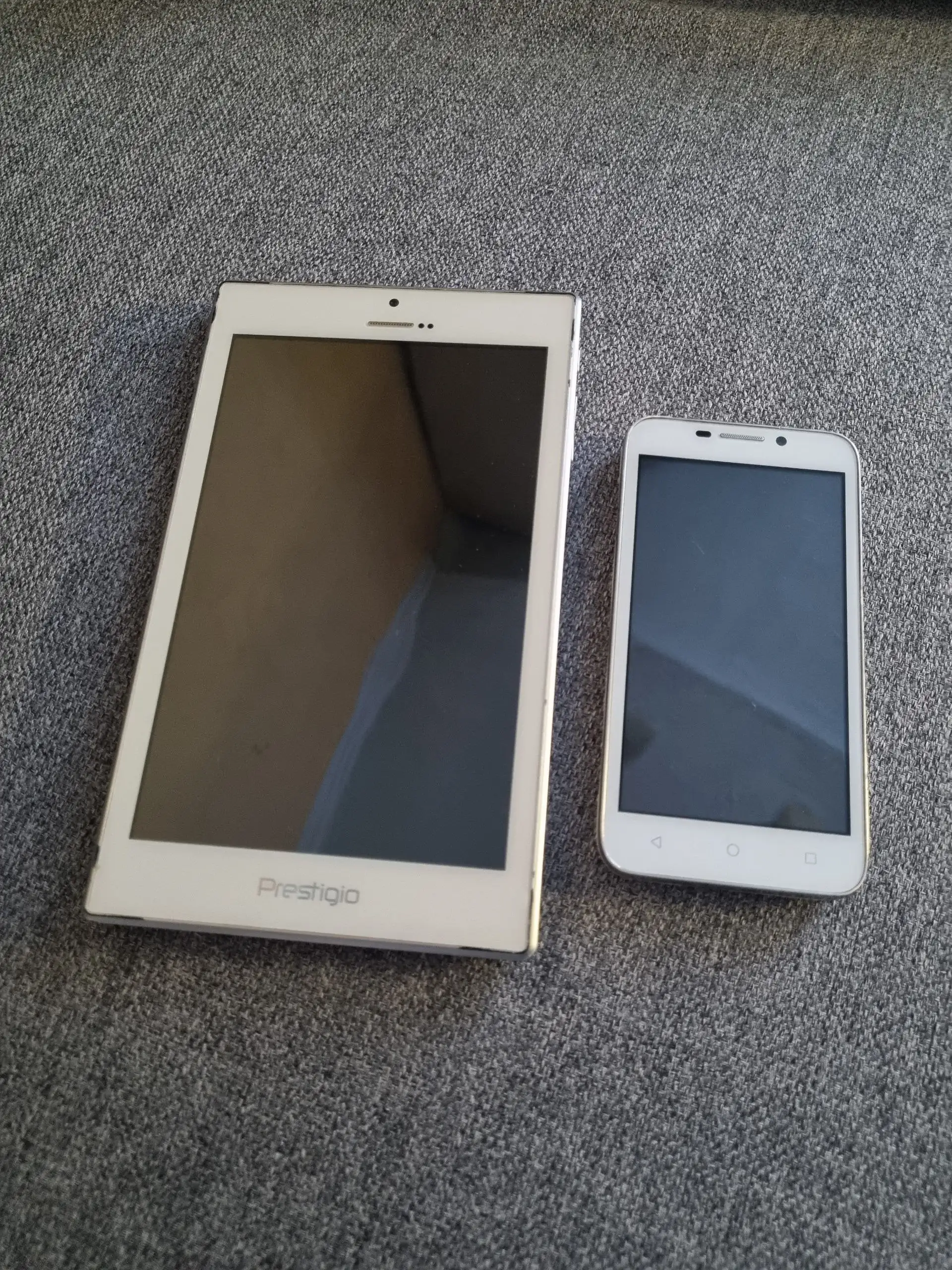 Продажа двух планшетов - Планшеты (Электроника) в Ижевск