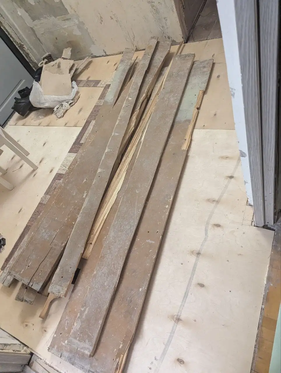 Отдам сухие доски на дрова - Стройматериалы (Барахолка) в Ижевск