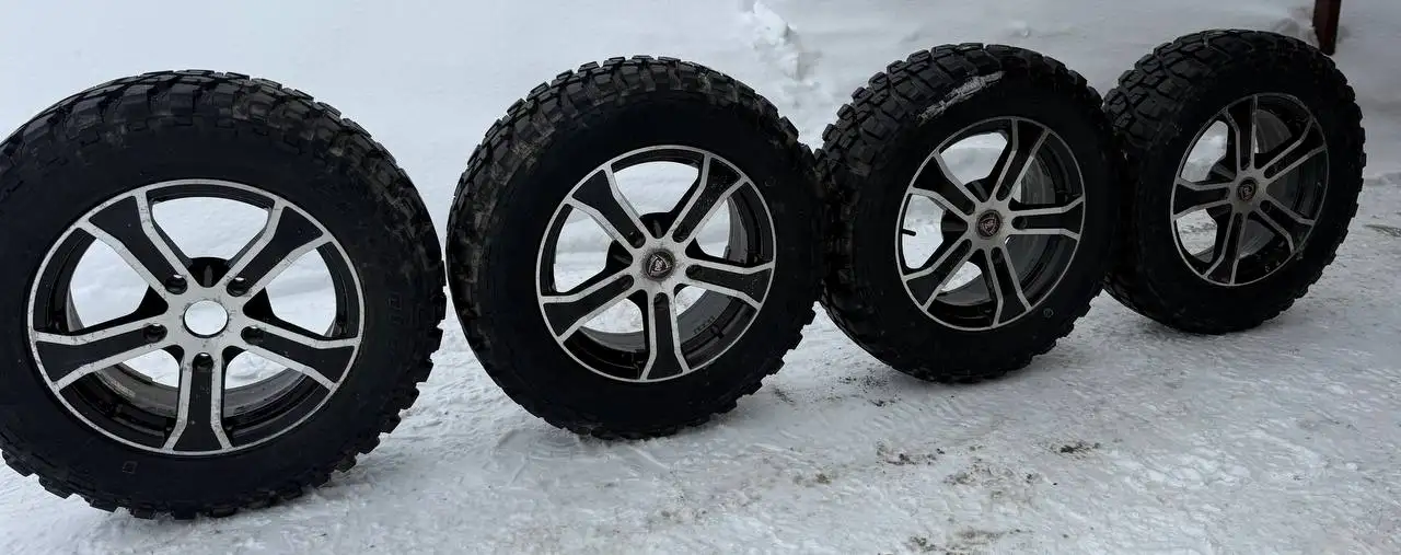 Комплект колес на Ниву с грязевой резиной - Запчасти (Авто) в Ижевск