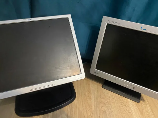 Продажа мониторов и инвалидной коляски - Мебель в Ижевск