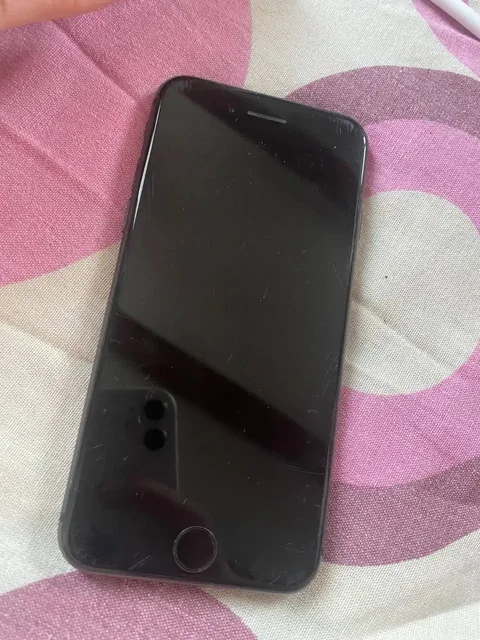 Продам айфон 8 с проблемой зарядки - частное объявление в Ижевск