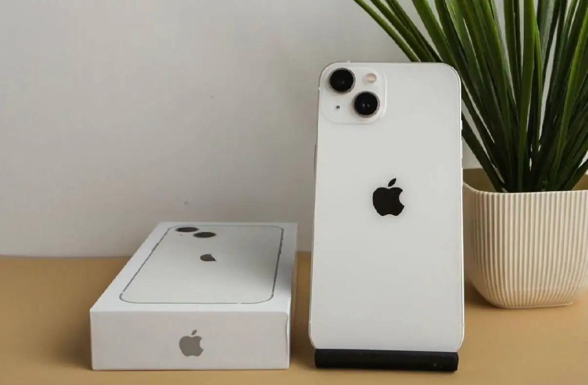 Продажа iPhone 17 Pro Max и iPhone 13 в Ижевске - Смартфоны (Электроника) в Ижевск