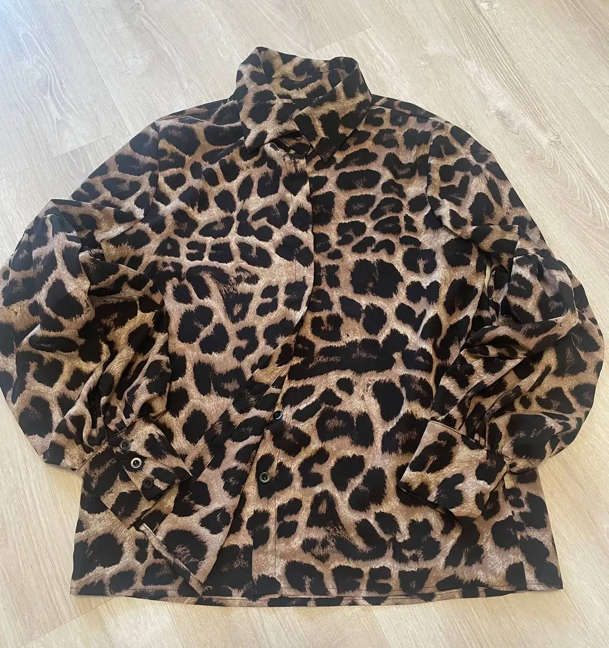 Блузка 46 размер в отличном состоянии - Женская одежда (Одежда) в Ижевск