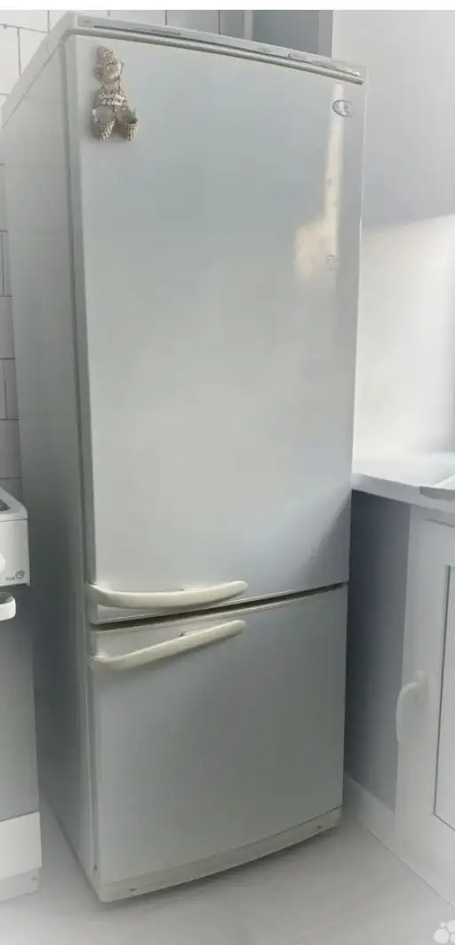 Продам холодильник Атлант 2008 года с неисправной морозилкой - Холодильники (Для дома и дачи) в Ижевск