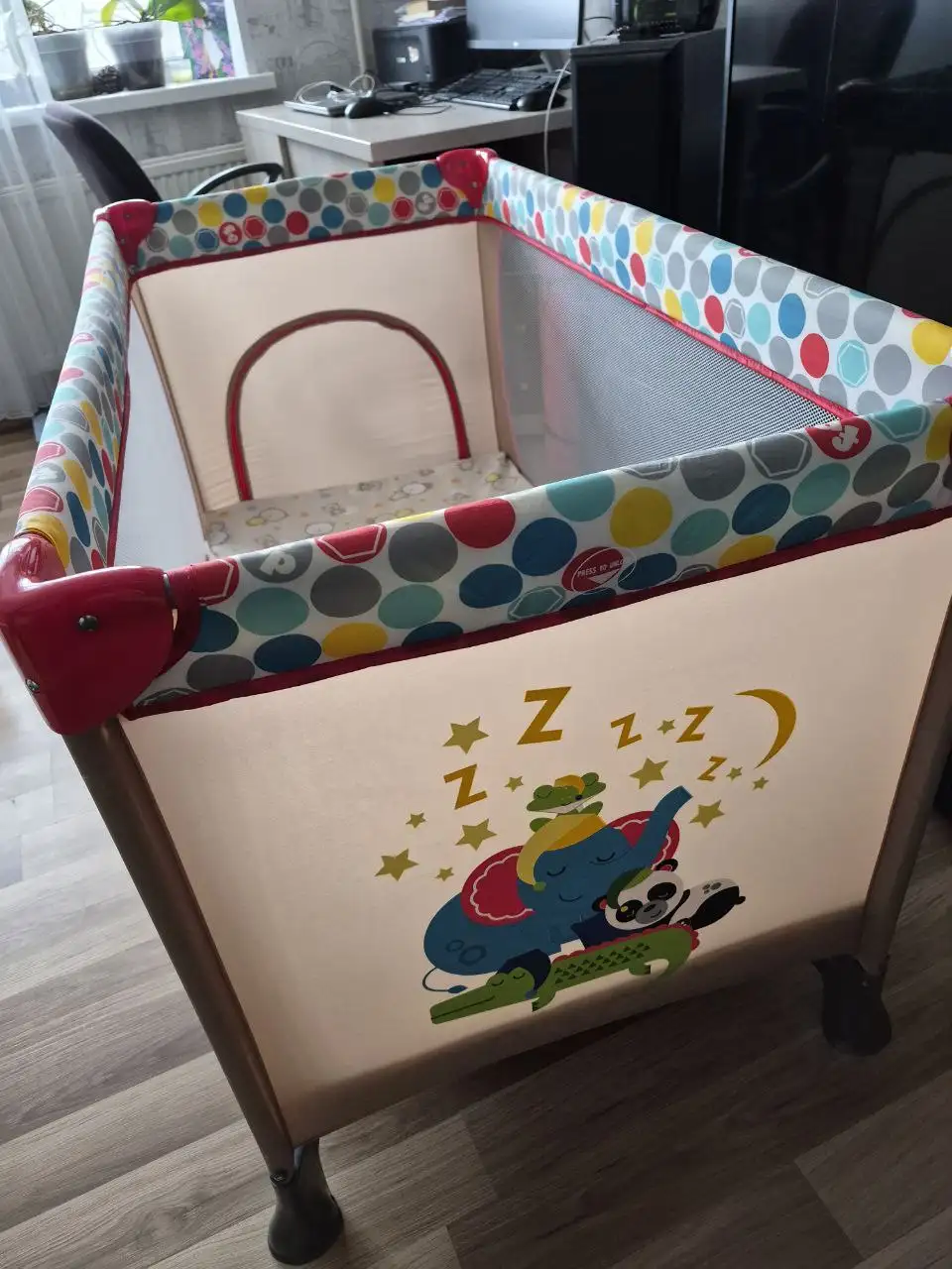 Продажа детского манежа с матрасом и шариками - Манежи (Товары для детей) в Ижевск