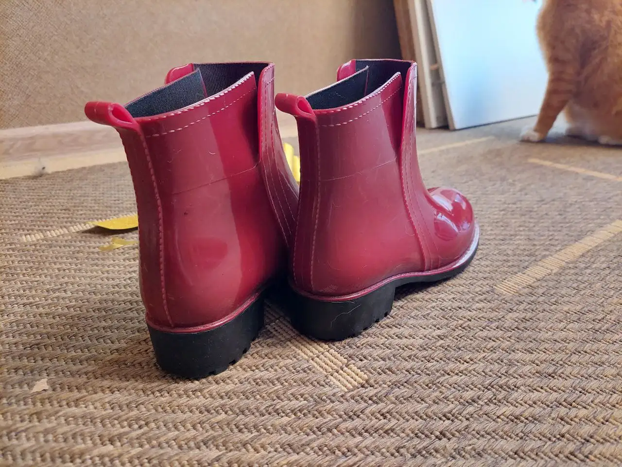 Резиновые сапоги розовые 37й и черные 39й размер - Обувь (Одежда) в Ижевск