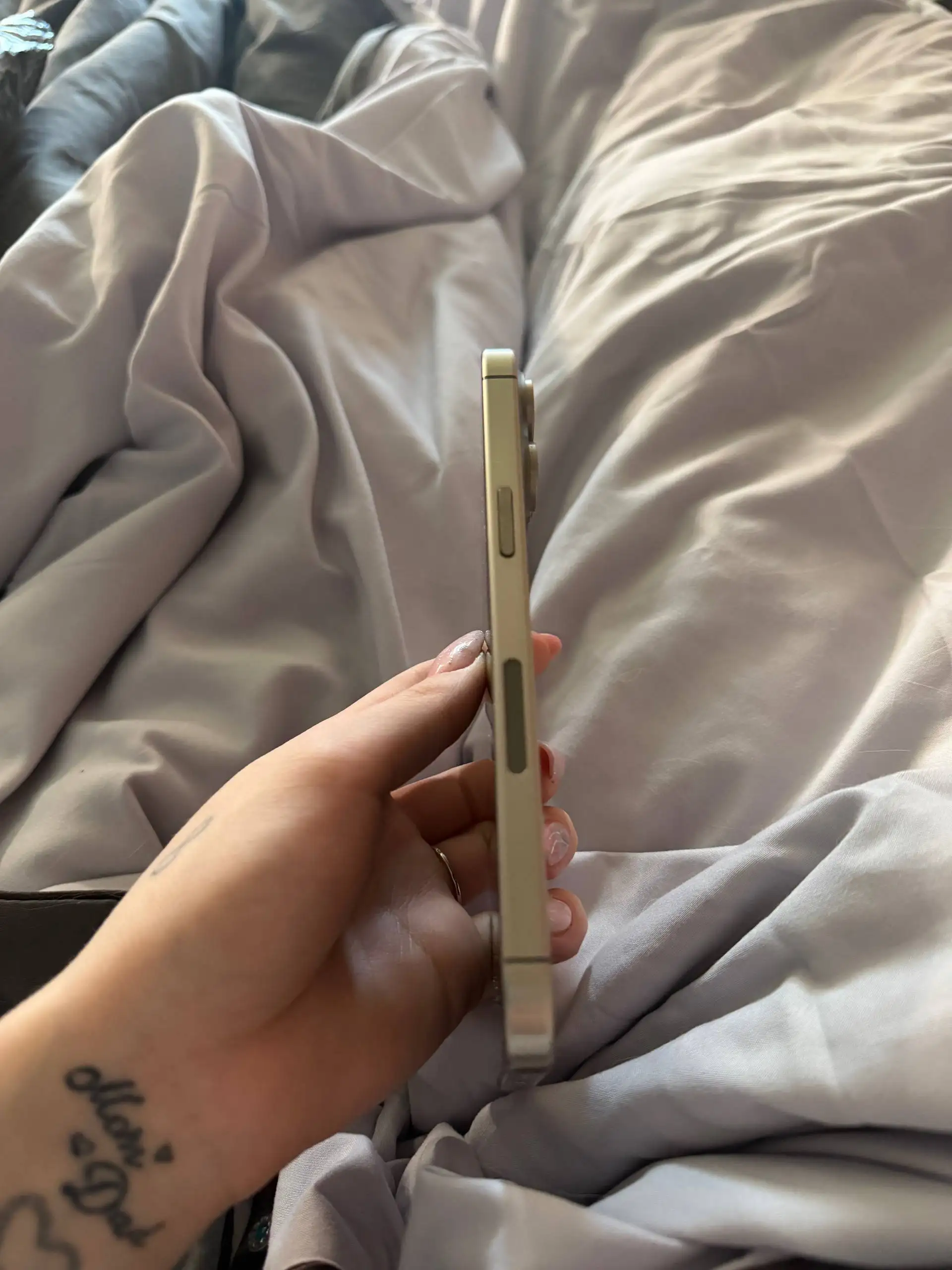 Продам iPhone 15 Pro Max в отличном состоянии - Смартфоны (Электроника) в Ижевск