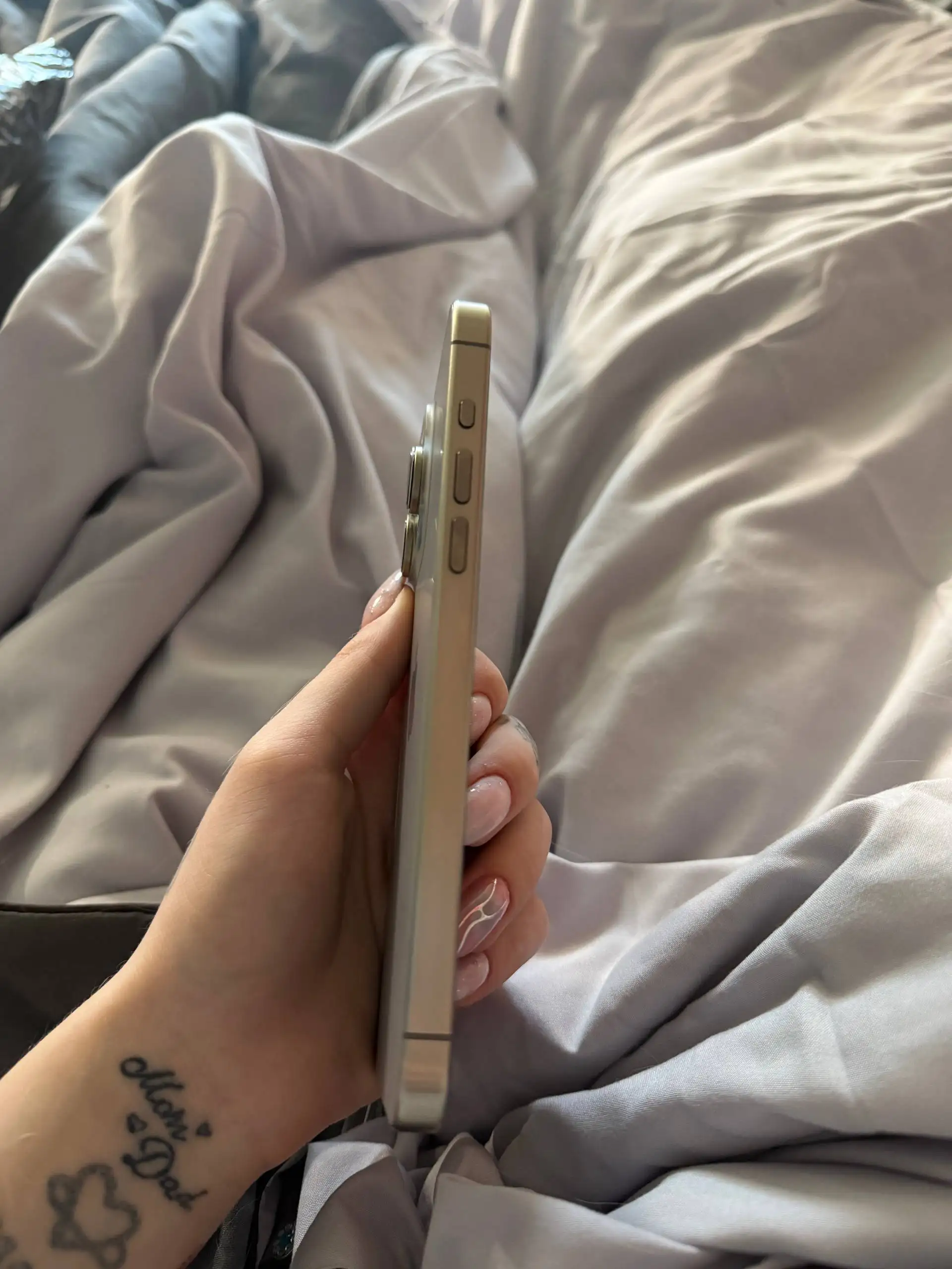 Продам iPhone 15 Pro Max в отличном состоянии - Смартфоны (Электроника) в Ижевск