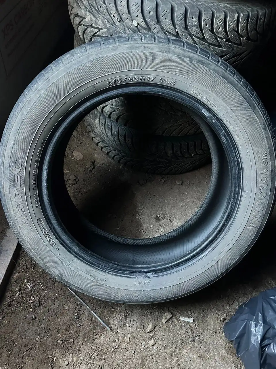 Продам летнюю резину Yokohama R17 215/60 - Шины и диски (Авто) в Ижевск